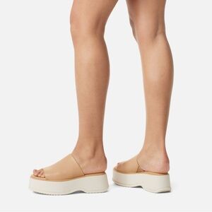 Sorel Dayspring Slide Women’s Platform Sandal in Chalk New Without Tags Size 10